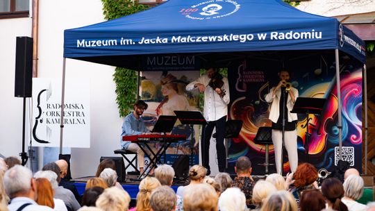 Klimatyczny jazz na zabytkowym dziedzińcu. Lato z ROKiem