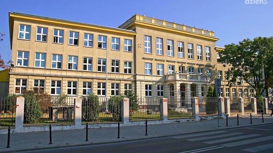 "Kochanowski" i "elektronik" z największą liczbą stypendystów