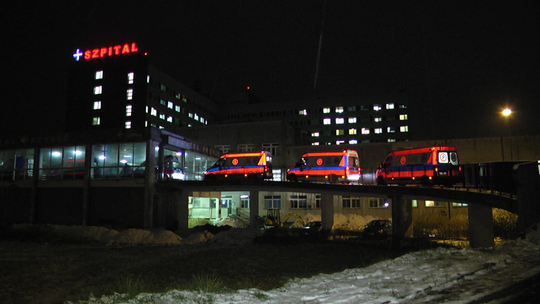 Kolejki karetek. Interweniuje wojewoda, będzie kontrola