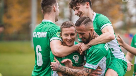 Kolejna domowa porażka Oskara Przysucha. Piątoligowcy z kompletem zwycięstw
