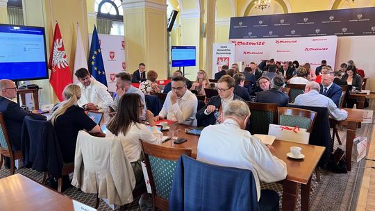 Kolejna przerwa w obradach sejmiku. Marszałka i zarządu nadal nie ma