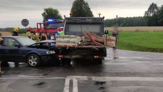 Kolejne zderzenie aut na skrzyżowaniu w Pawliczce