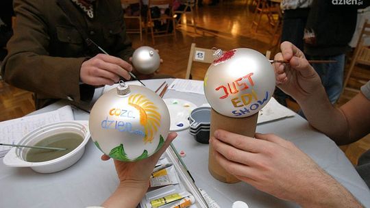 Kolejny raz pomalują bombki