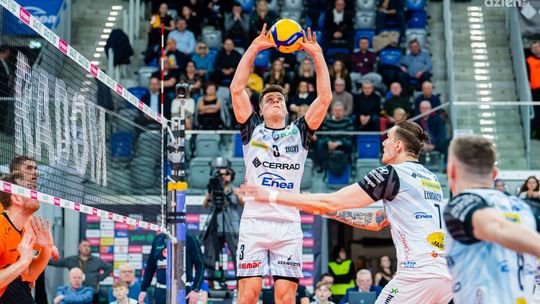 Kolejny zawodnik poza Czarnymi. Wiktor Nowak żegna się z klubem z Radomia