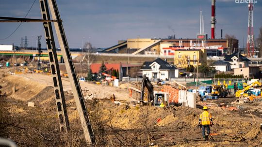 Kolejowa ósemka. Trwa budowa wiaduktów