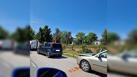 Kolizja czterech aut na DK 737