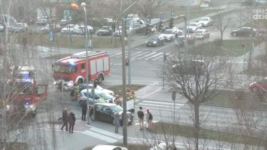 Kolizja na skrzyżowaniu ulic Chrobrego i Rapackiego
