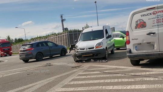 Kolizja trzech aut na obwodnicy południowej w Kosowie