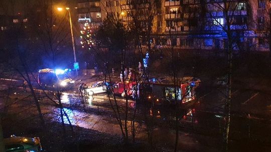 Kolizja trzech aut przy Wierzbickiej. Cztery osoby trafiły do szpitala