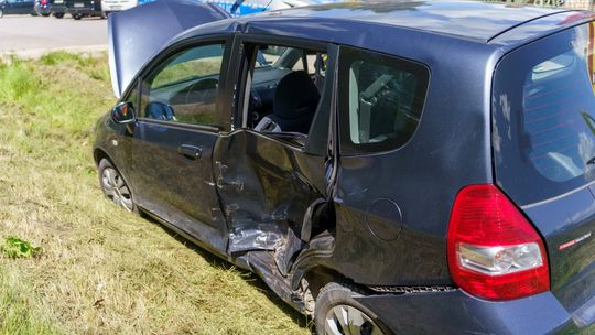 Kolizja w Skaryszewie. Sprawca uciekł z miejsca zdarzenia