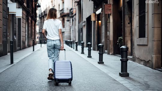Komfortowe podróżowanie - jak wybrać odpowiednią walizkę?