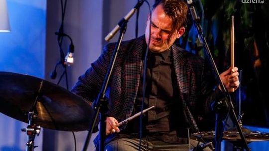 Koncert on-line Qby Janickiego Koncert on-line Qby Janickiego