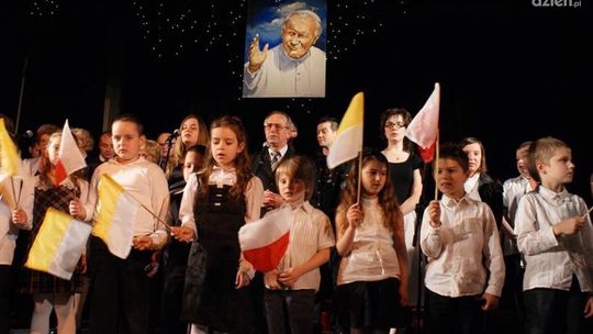 Koncert Poezji i Pieśni "Totus Tuus"