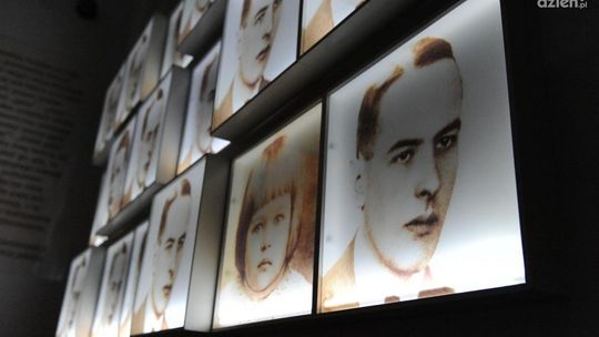 Koniec i bomba. A kto (nie)czytał ten trąba