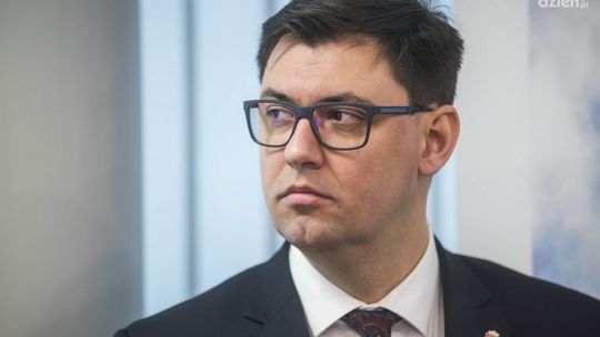 Konrad Frysztak: Rękawiczki są potrzebne w szpitalach a nie w lokalach wyborczych