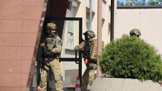 Kontrterroryści ćwiczyli w Kozienicach [ZDJĘCIA]