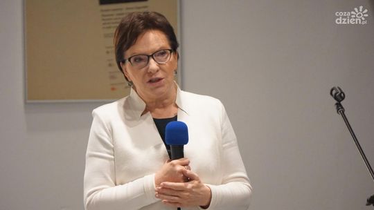 Kopacz: Ludzie rzucali kamieniami w dinozaury