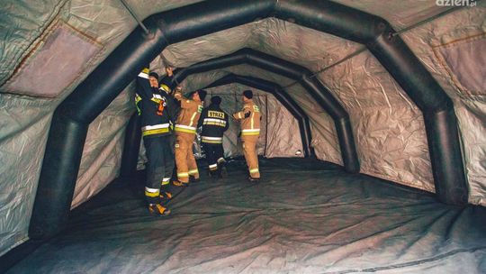 Koronawirus. Specjalne namioty przed szpitalem