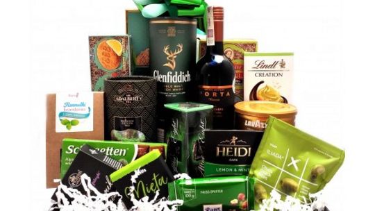 Kosz prezentowy jako uniwersalny podarunek