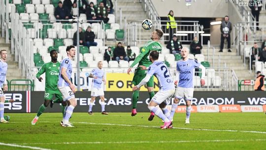 Koszmar Radomiaka Radom trwa. Kolejna wyraźna porażka z czerwoną kartką w tle, tym razem z Pogonią Szczecin