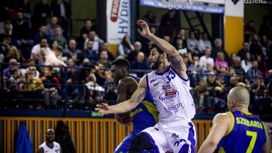 Koszykarze HydroTrucku jadą do outsidera. Czas na wyjazdową wygraną
