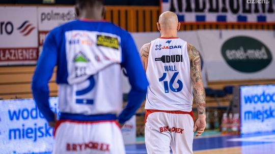 Koszykarze HydroTrucku wciąż blisko dna. Tym razem przegrali w Warszawie z Legią