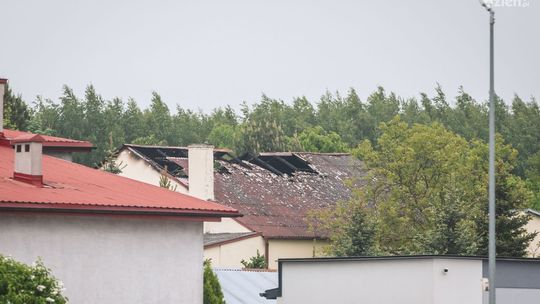 Kotarwice. Spłonęła część dachu sali weselnej