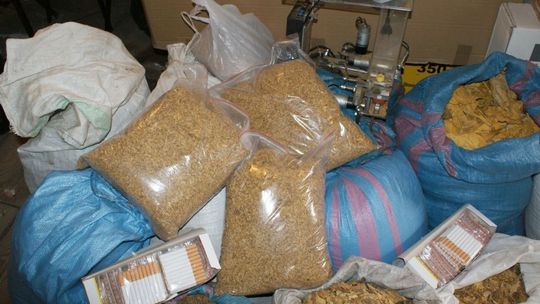 Kozienice. 54 latek wpadł z nielegalnym tytoniem