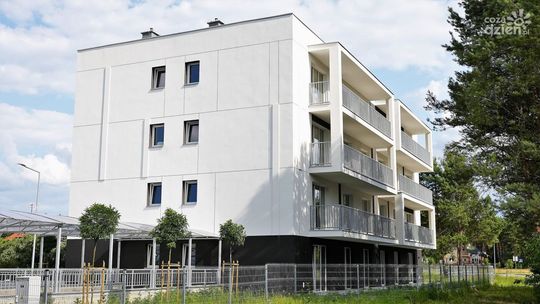 Kozienice. Pierwsi lokatorzy w nowym bloku