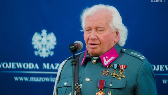 Ks. Stanisław Drąg odznaczony Złotym Krzyżem Zasługi