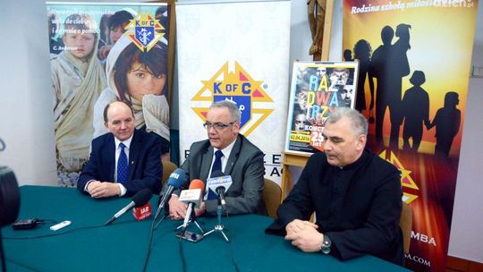 ks. Wiesław Lenartowicz i Maciej Zwierzyński - rozmowa w studiu lokalnym Radia Rekord