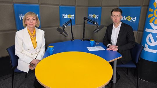 Kwiecień: politycy rządu nagle się ocknęli, że muszą się znaleźć pieniądze na ich chore żądania