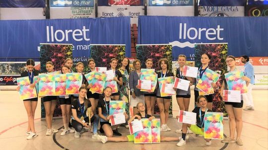 Lawina medali dla tancerek z MDK