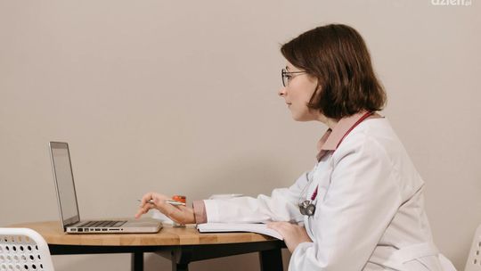 Lekarz medycyny pracy w Warszawie – jakie badania należy wykonać przed podjęciem pracy?