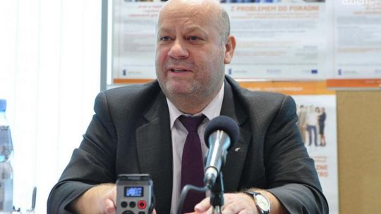 Leszek Pożyczka - przewodniczącym komisji edukacji