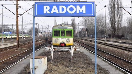 Linia kolejowa Radom - Warszawa: ruszają przetargi