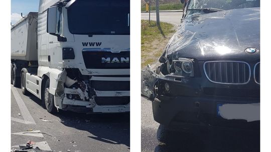 Lipsko. Zderzenie ciężarówki z osobówką 