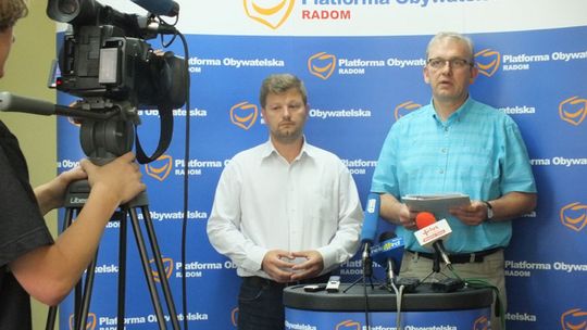 Loty z Radomia na wiosnę? Co z tą umową?