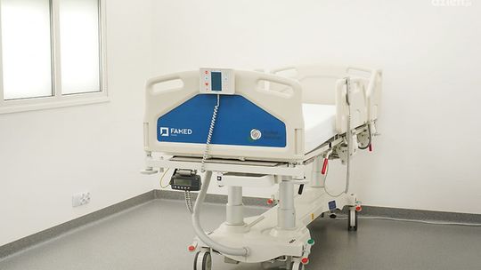 Łóżka i RTG dla mazowieckich szpitali 