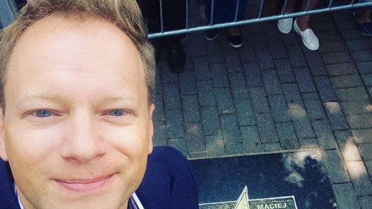 MACIEJ STUHR: DŁUGO NIE POJAWI SIĘ W PUBLICZNEJ TELEWIZJI