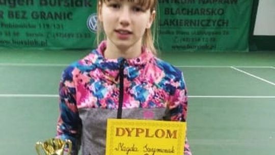 Magda Szymczak z Mastersa Radom z medalami tenisowego turnieju w Pabianicach