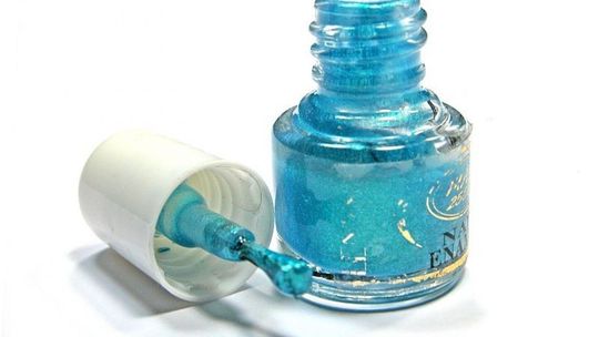 Manicure hybrydowy. Warto?