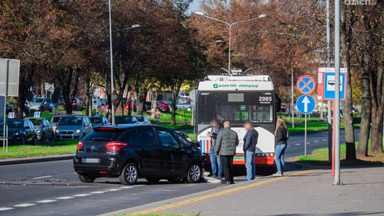 Maratońska. Kolizja autobusu z nauką jazdy