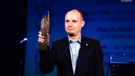 Marek Ziółkowski z Nagrodą im. św. Kazimierza