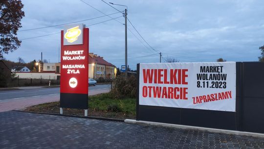 Market „Żyła” otwarty! Przybyły tłumy klientów.