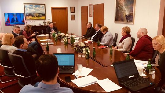 Marszałek uruchamia dodatkowe środki z UE i rezerwy kryzysowej Marszałek uruchamia dodatkowe środki z UE i rezerwy kryzysowej