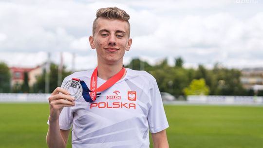 Mateusz Gos halowym wicemistrzem Polski U23 w biegu na 3000 m
