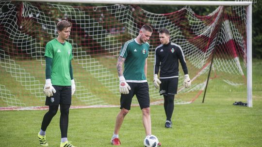 Mateusz Kryczka podpisał kontrakt z Radomiakiem. Artur Haluch kontuzjowany