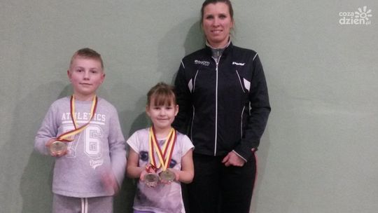 Medale najmłodszych zawodników RKT Return w Warszawie