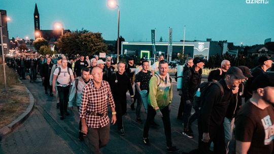 Mężczyźni pielgrzymowali do Starej Błotnicy 